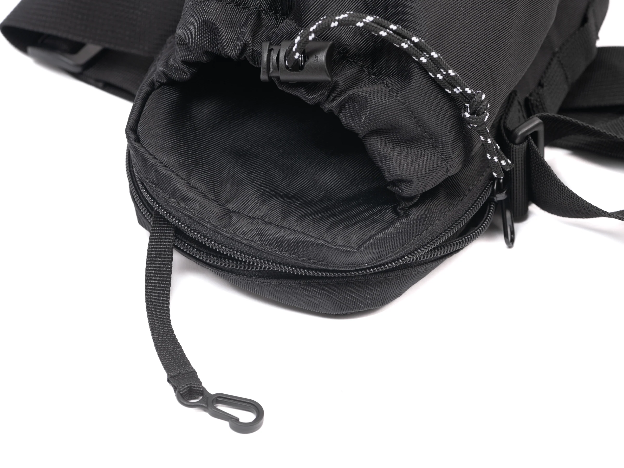 BG626-008 | BOTTLE BAG | BLACK - Image 3
